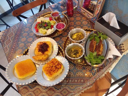 عکس کافه وکیل بار