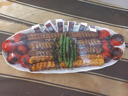 عکس تهیه غذای تک نام