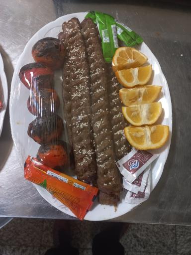 عکس تهیه غذای تک نام