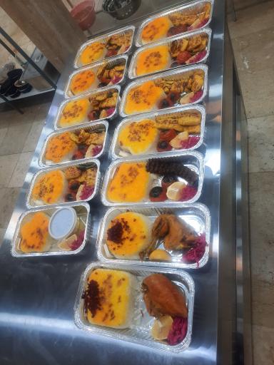 عکس تهیه غذای پلاو