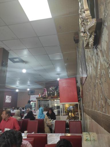 عکس رستوران و اکبر جوجه میزبان