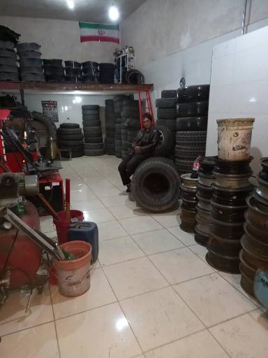 عکس پنچرگیری و لاستیک فروشی مرادی