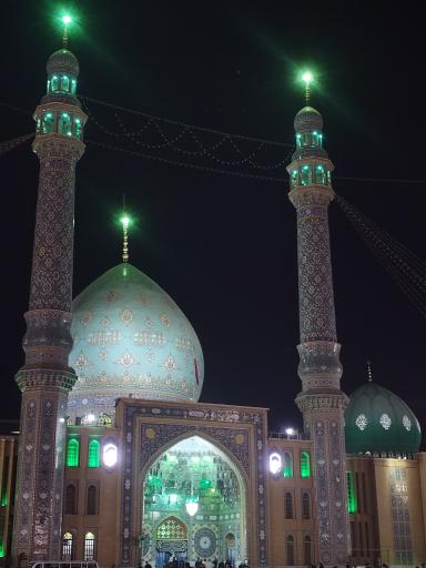 عکس صحن مرکزی بزرگ مسجد جمکران 