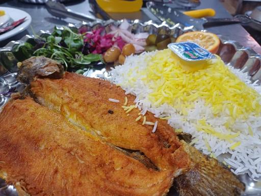 عکس باغچه رستوران سنتی آذری