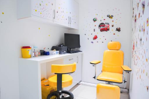 عکس آزمایشگاه پاتوبیولوژی رایان