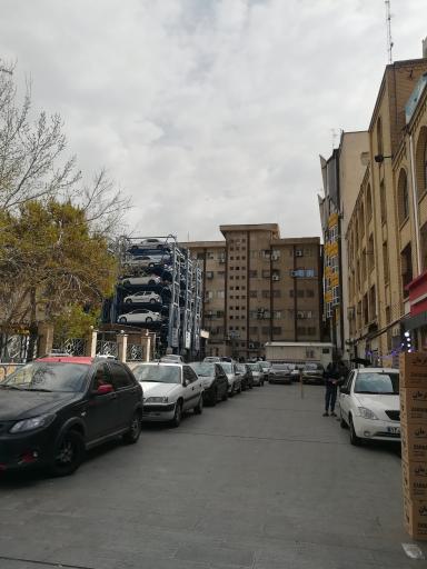 عکس پارکینگ مکانیزه ناصر خسرو
