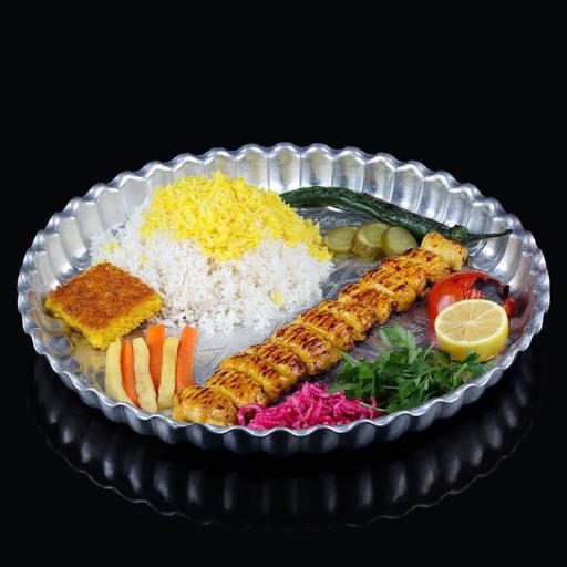 تهیه غذای نیما