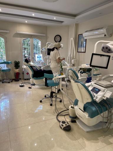 عکس مطب دندانپزشکی دکتر سامان ساعتچی