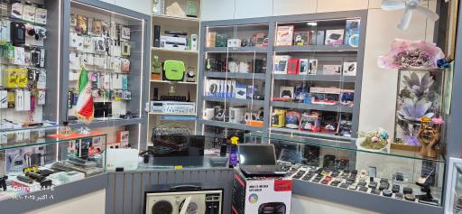 عکس کامپیوتر و موبایل معینی