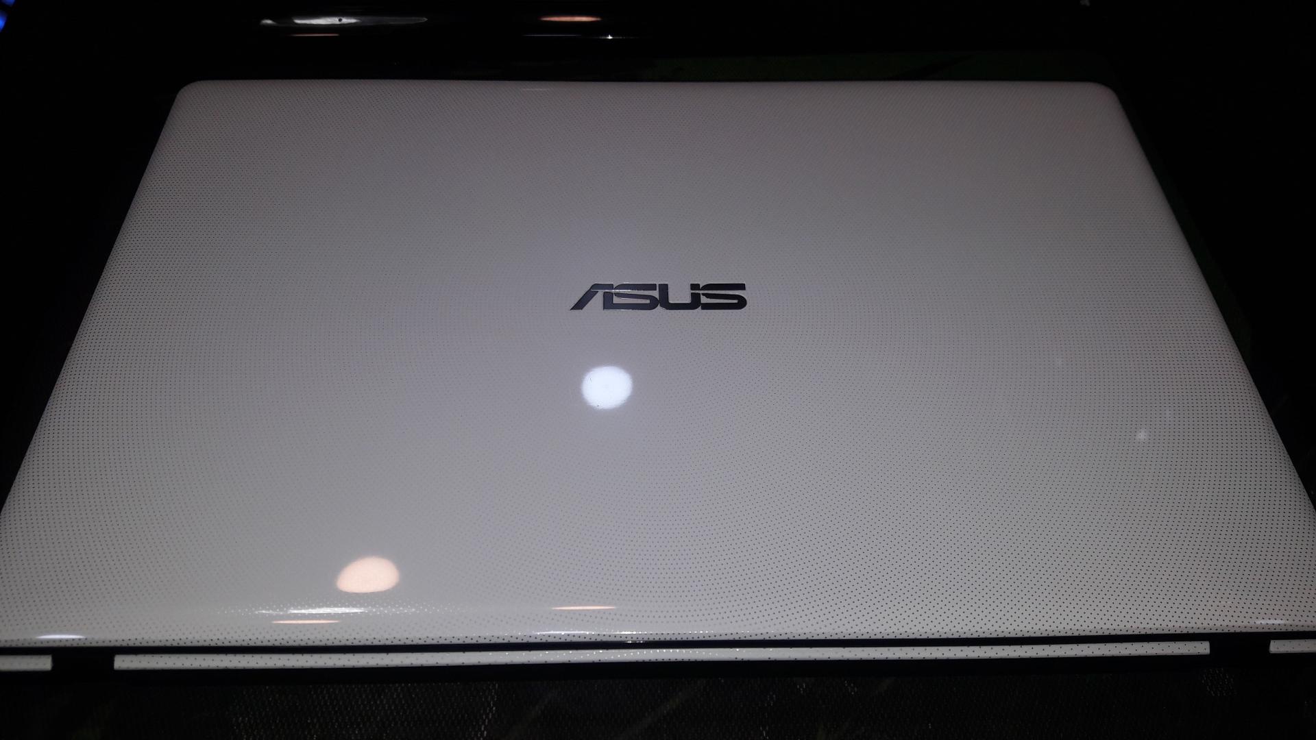 عکس کامپیوتر و موبایل معینی