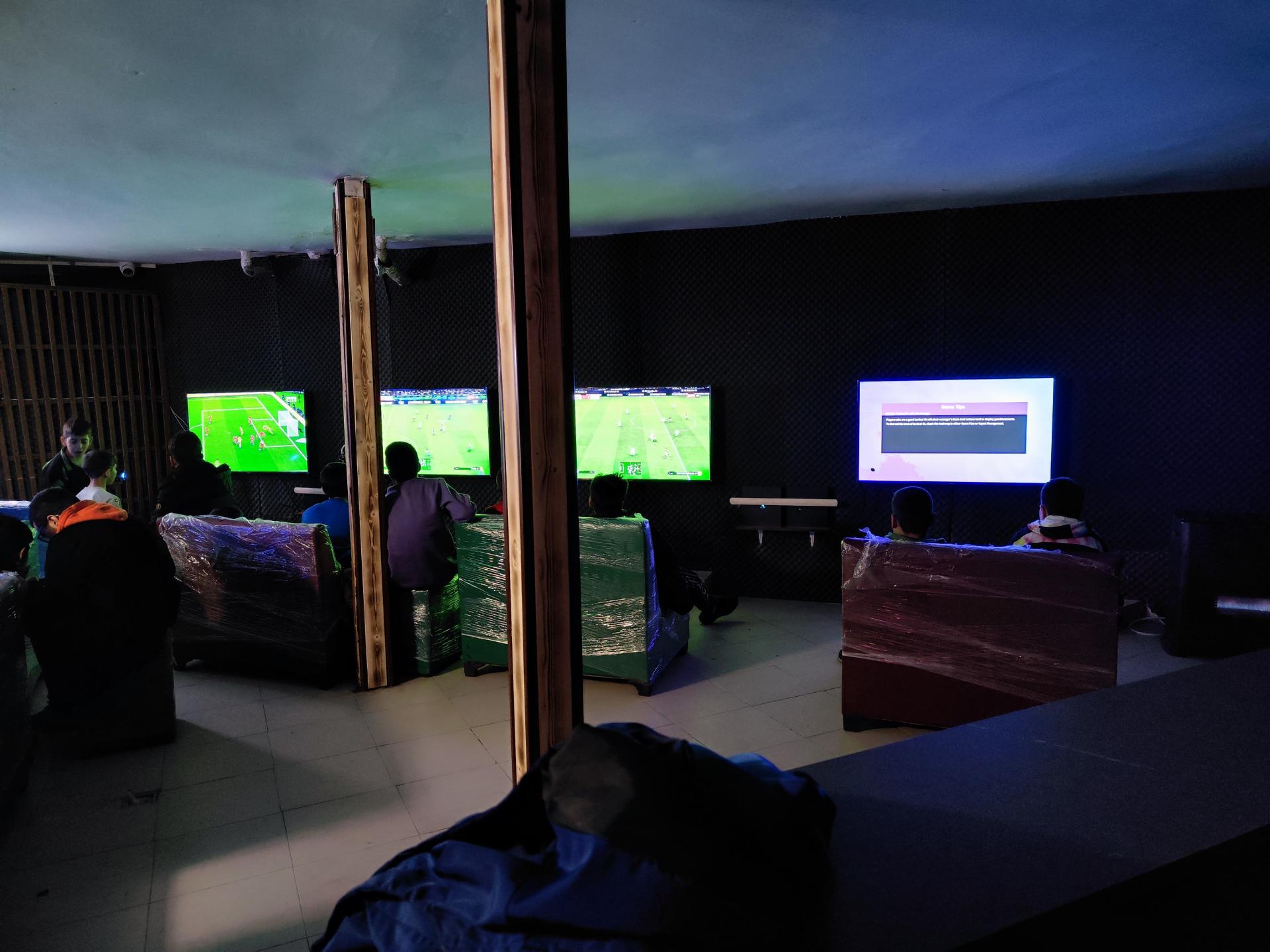 عکس کافه گیم آرنا