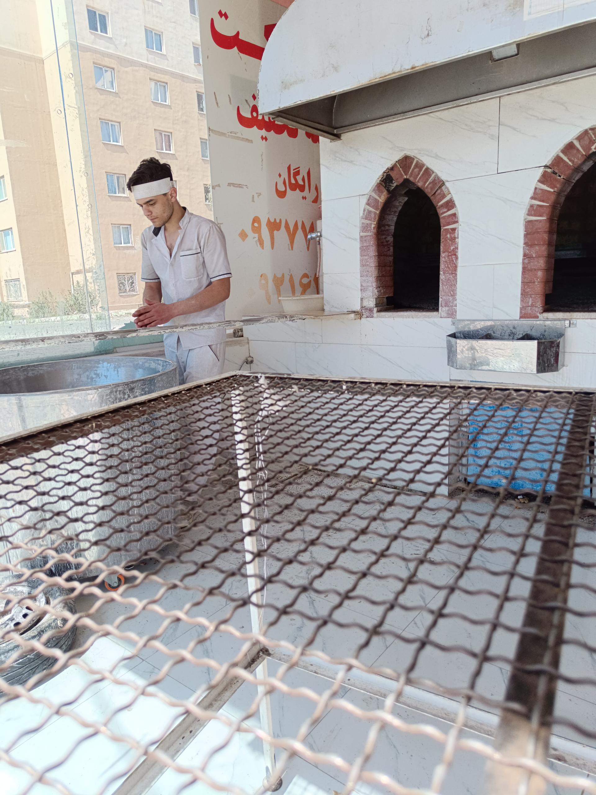 عکس نانوایی سنگکی قائم