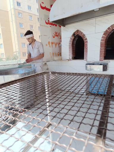 عکس نانوایی سنگکی قائم