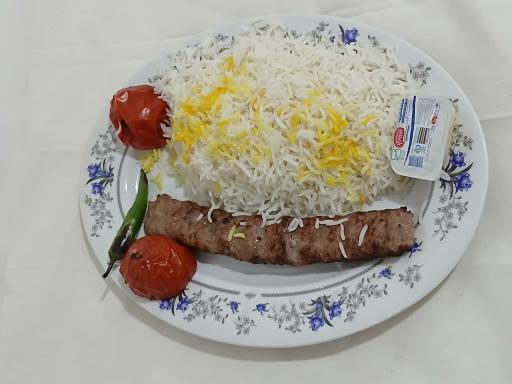 عکس تهیه غذای امیر