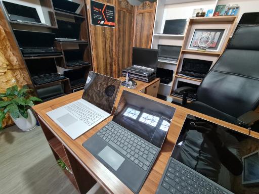 عکس فروشگاه لپ تاپ ویستا