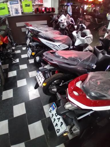 عکس فروشگاه موتور سیکلت برادران مجریان