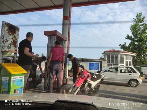 عکس پمپ بنزین یاورپور