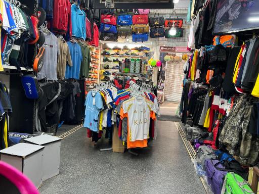 عکس فروشگاه لوازم ورزشی حسین اسپورت