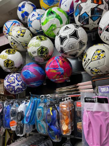 فروشگاه لوازم ورزشی حسین اسپورت