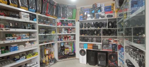 عکس فروشگاه کالاهای لوکس اتومبیل سناتور