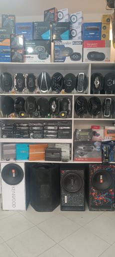 عکس فروشگاه کالاهای لوکس اتومبیل سناتور