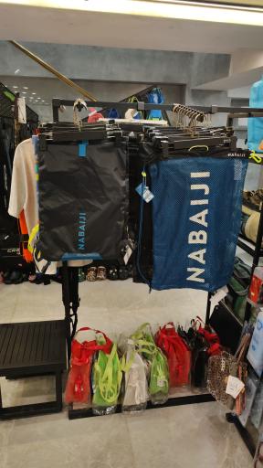 عکس فروشگاه لوازم شنا و غواصی سوییم کلاب