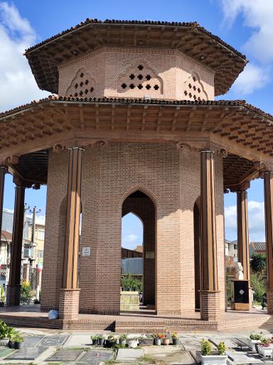 عکس آرامگاه میرزا کوچک خان جنگلی