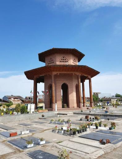 عکس آرامگاه میرزا کوچک خان جنگلی