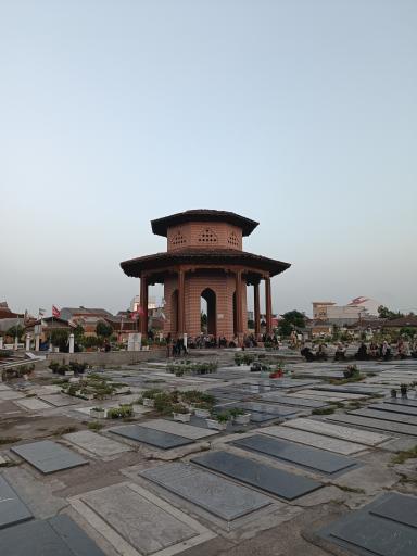 عکس آرامگاه میرزا کوچک خان جنگلی