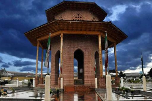 آرامگاه میرزا کوچک خان جنگلی