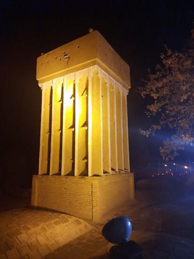 عکس اقامتگاه بوم گردی وسفره خانه سنتی توتیا