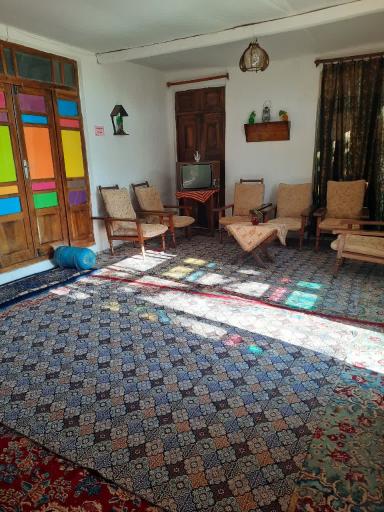 عکس اقامتگاه بوم گردی وسفره خانه سنتی توتیا