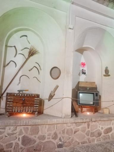 عکس اقامتگاه بوم گردی وسفره خانه سنتی توتیا