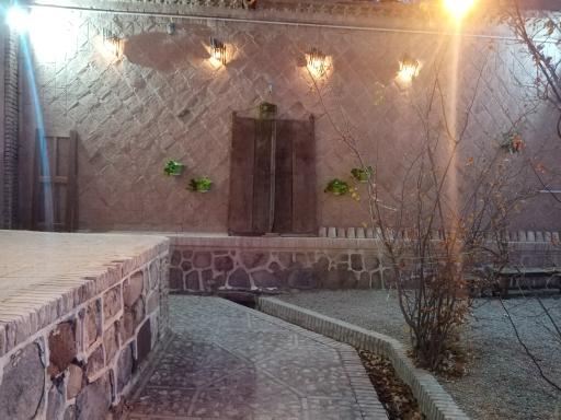 عکس اقامتگاه بوم گردی وسفره خانه سنتی توتیا