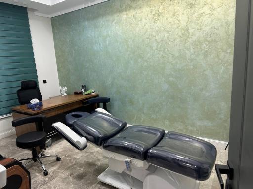 عکس کلینیک پوست و مو بلوط