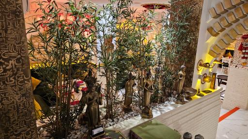 عکس رستوران هندی مهاراجه