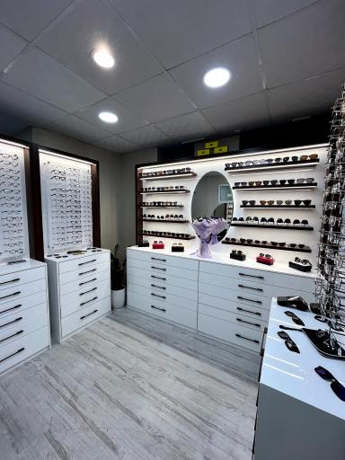 عکس اپتومتری و گالری عینک مهر