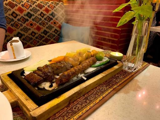 عکس رستوران هندی مهاراجه