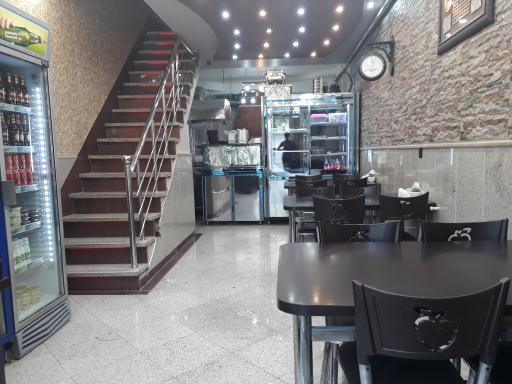 عکس رستوران حاج محمود