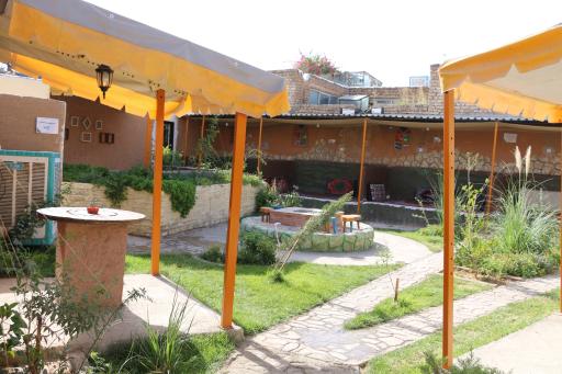 عکس کافی شاپ شبدیز 