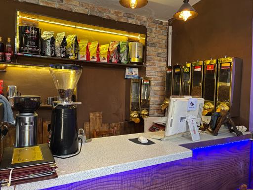 عکس کافی شاپ شبدیز 