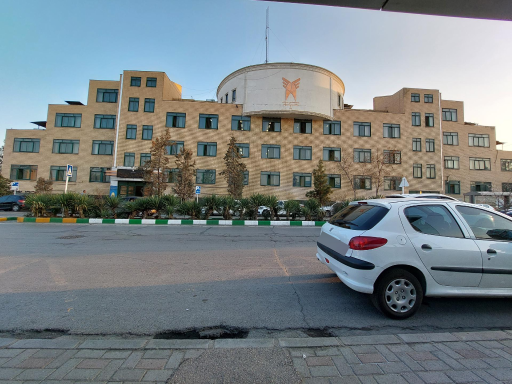 عکس دانشكده حقوق و علوم سياسي دانشگاه آزاد مشهد