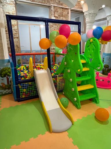 عکس خانه بازی دنیای کودکی 