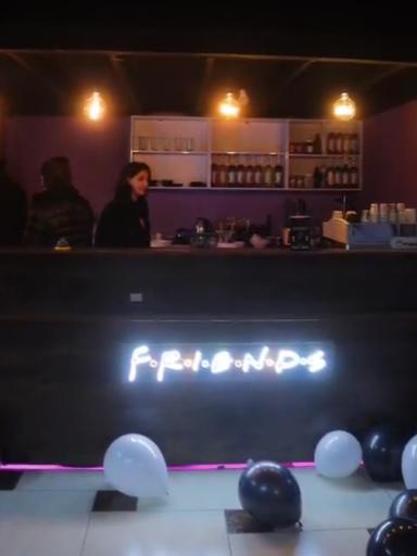 عکس کافه فرندز (سِنترال پِرک)