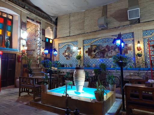 عکس رستوران سنتی هفت پیچ