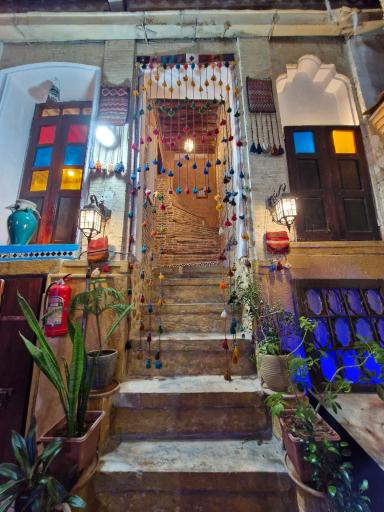 عکس رستوران سنتی هفت پیچ