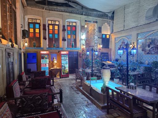 رستوران سنتی هفت پیچ