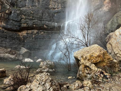 عکس آبشار تارم