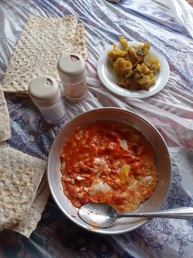 عکس رستوران و آشپزخانه لوکس طلایی