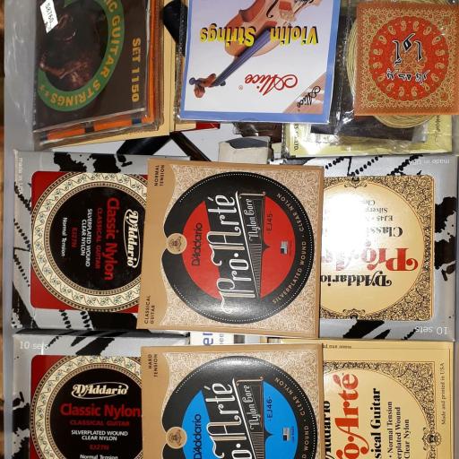 عکس لوازم موسیقی پائولو حمیدخان